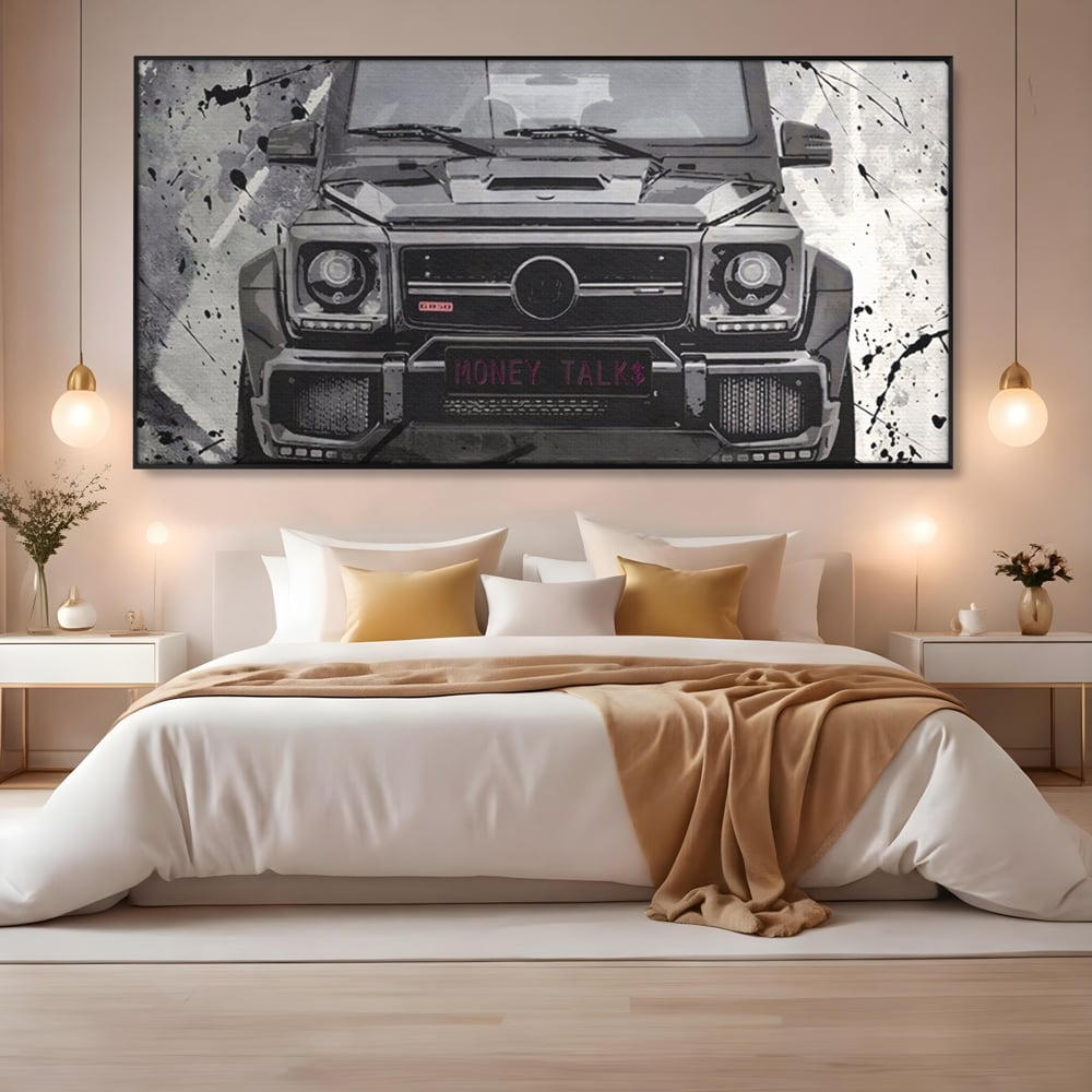 Tablou canvas cu tablou canvas cu masina mercedes neagra, in rama de aluminiu negru, pe perete intr-un dormitor